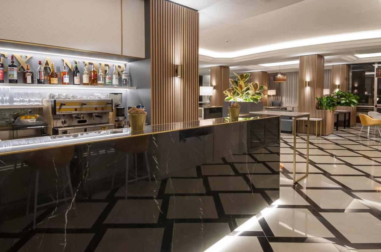 Alexander Hotel